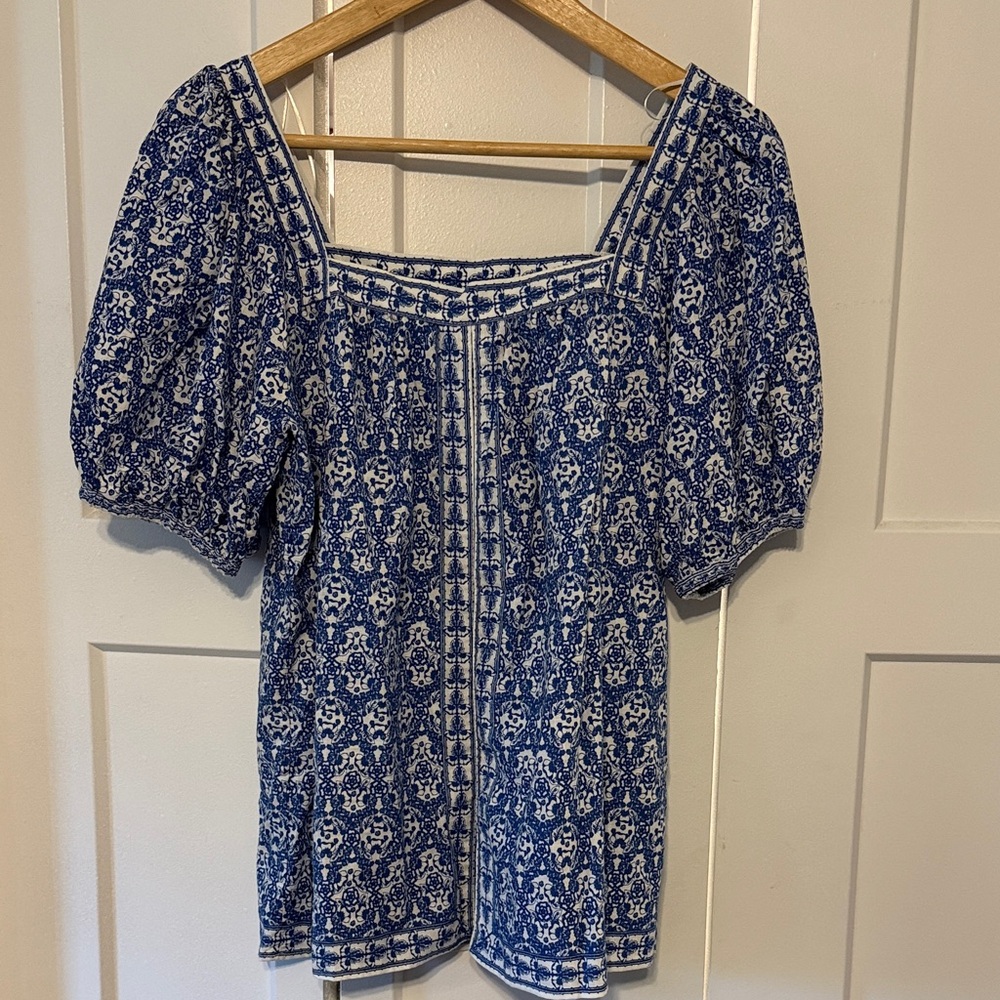 Blue and White Printed Square-Neck Puff Sleeve Top